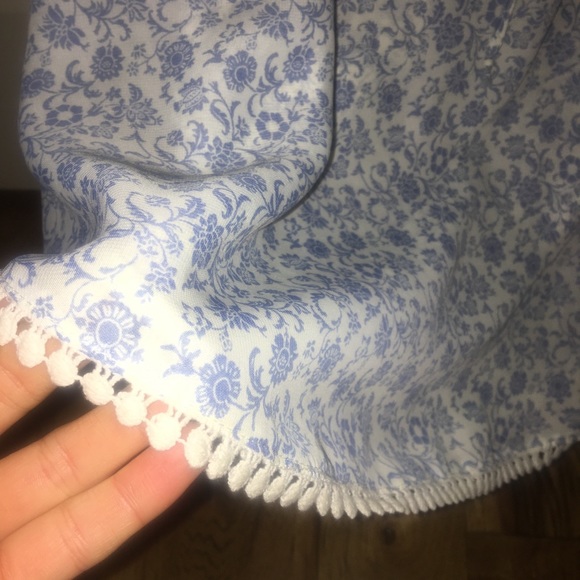 Flowy Blue & White Cold Shoulder Blouse - Picture 3 of 4